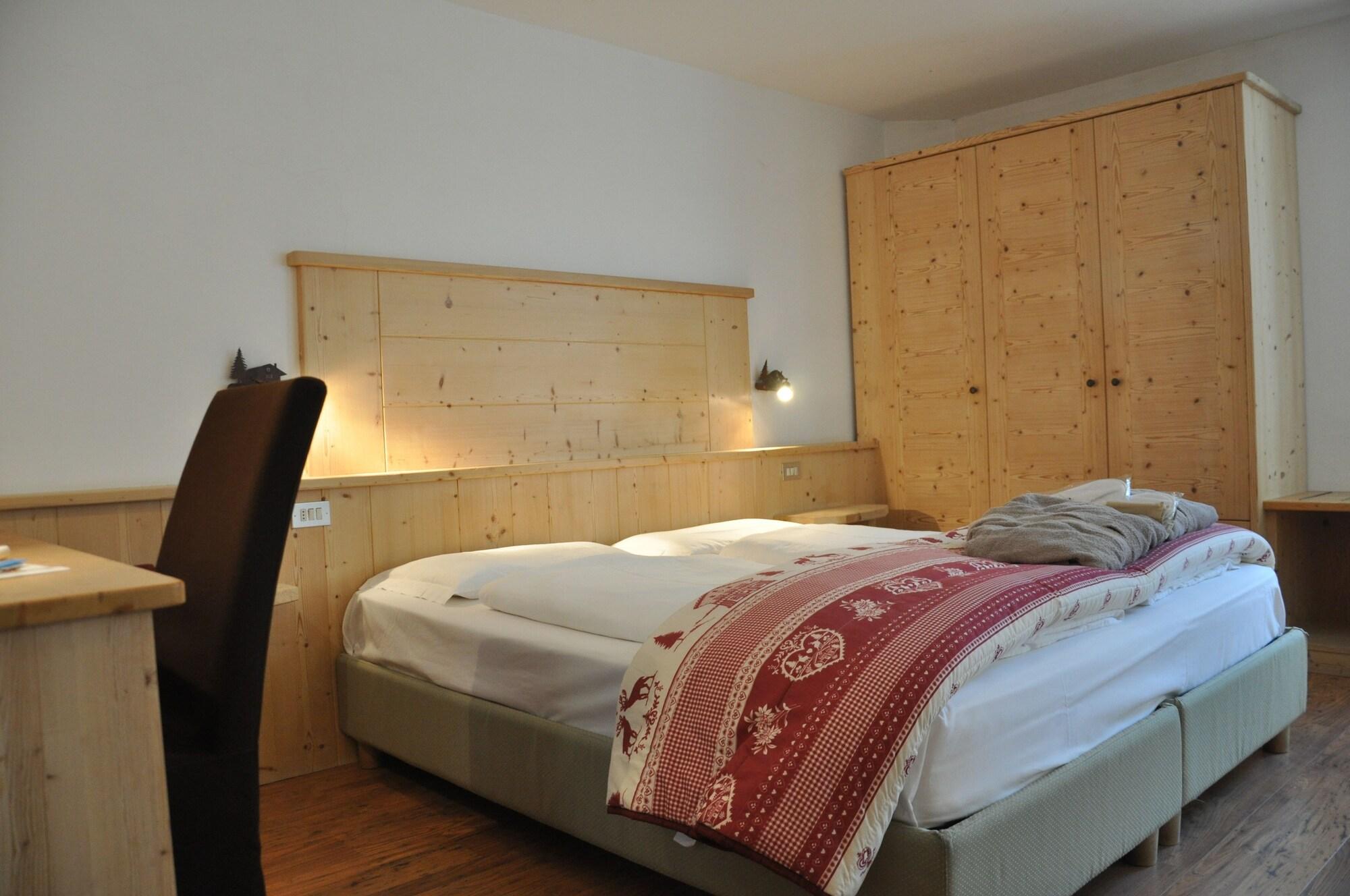 Alpenlife Hotel Someda Moena Extérieur photo