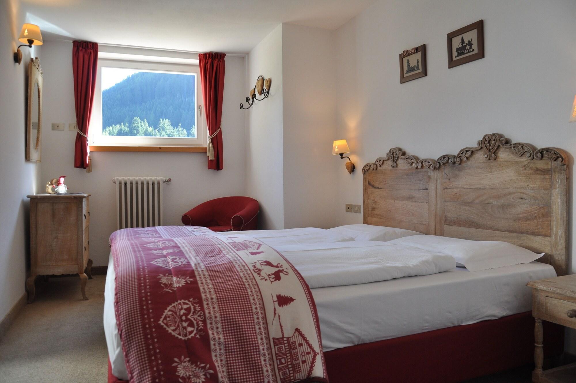 Alpenlife Hotel Someda Moena Extérieur photo